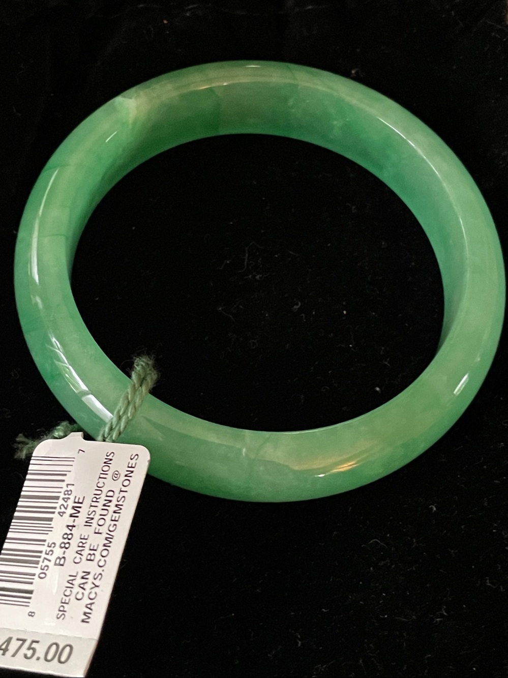 Jade bracelet from Macy’s. NWT new with tags. Perfectcondition!